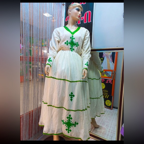 Ethiopian, Eritrean Traditional Dress. | Color: Green/White | Size: Free Size | Jontib's Closet Ethiopian, Eritrean Traditional Dress. | Color: Green/White | Size: Free Size | Jontib's Closet
